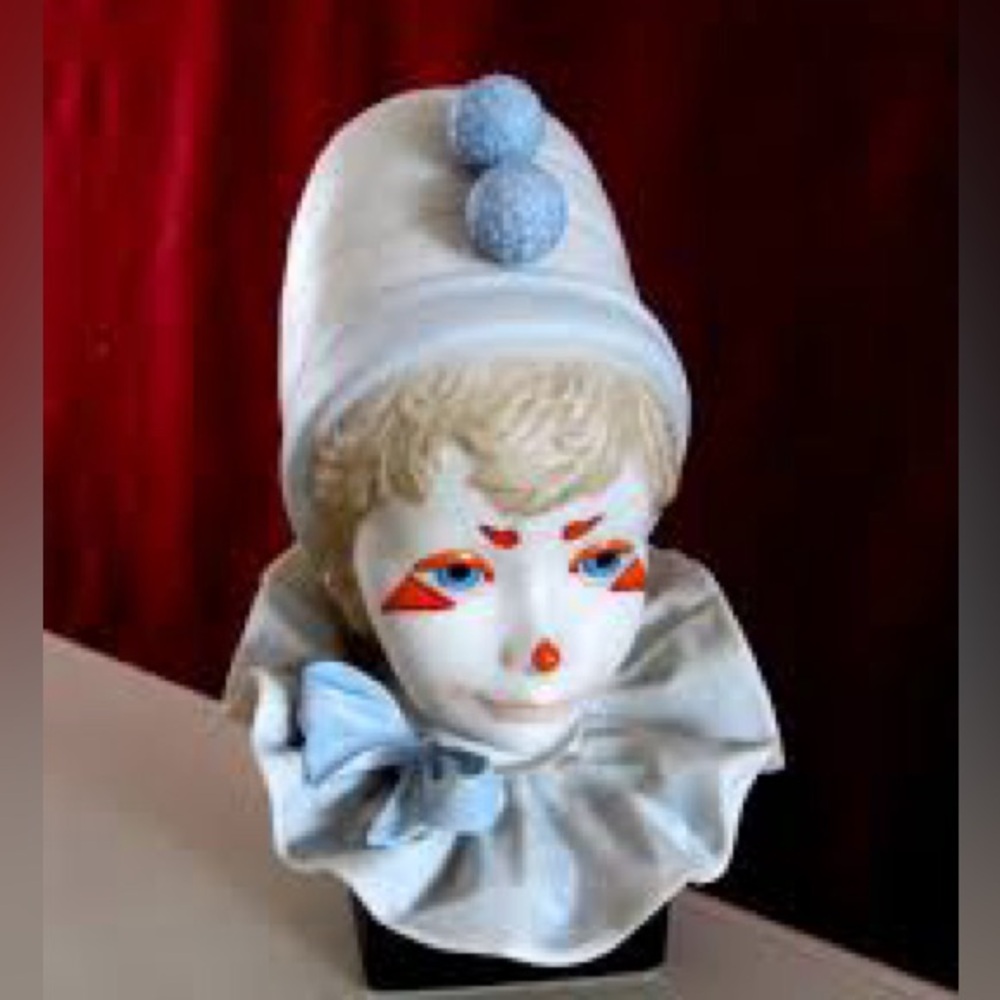Used:VINTAGE CYBIS VALENTINE CLOWN BOY  PIERROT BUST FIGURINE FUNNY FACE SIGNED